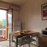 דירה In A Stunning ביביונה
